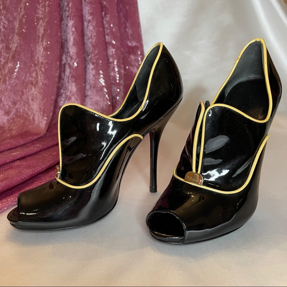 Gucci Patent Leather Peep Toe Heels